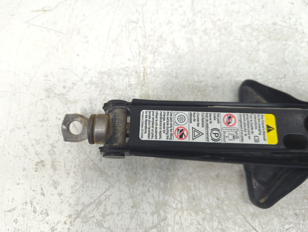 2014 Chevrolet Equinox Spare Scissor Car Jack 1157465 - Oemusedautoparts1.com