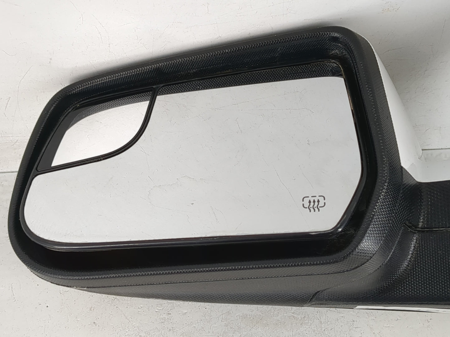 2011-2014 Chevrolet Equinox Driver Side View Mirror - Left Door Mirror OEM Used - Oemusedautoparts1.com