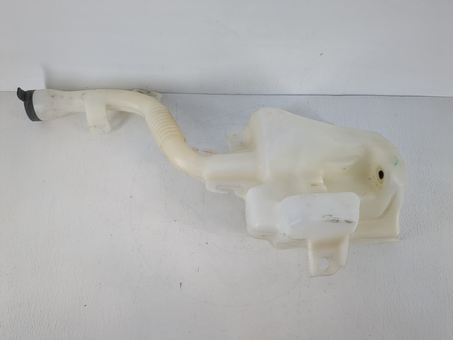 2010-2017 Chevrolet Equinox Windshield Washer Fluid Reservoir Bottle Oem - Oemusedautoparts1.com