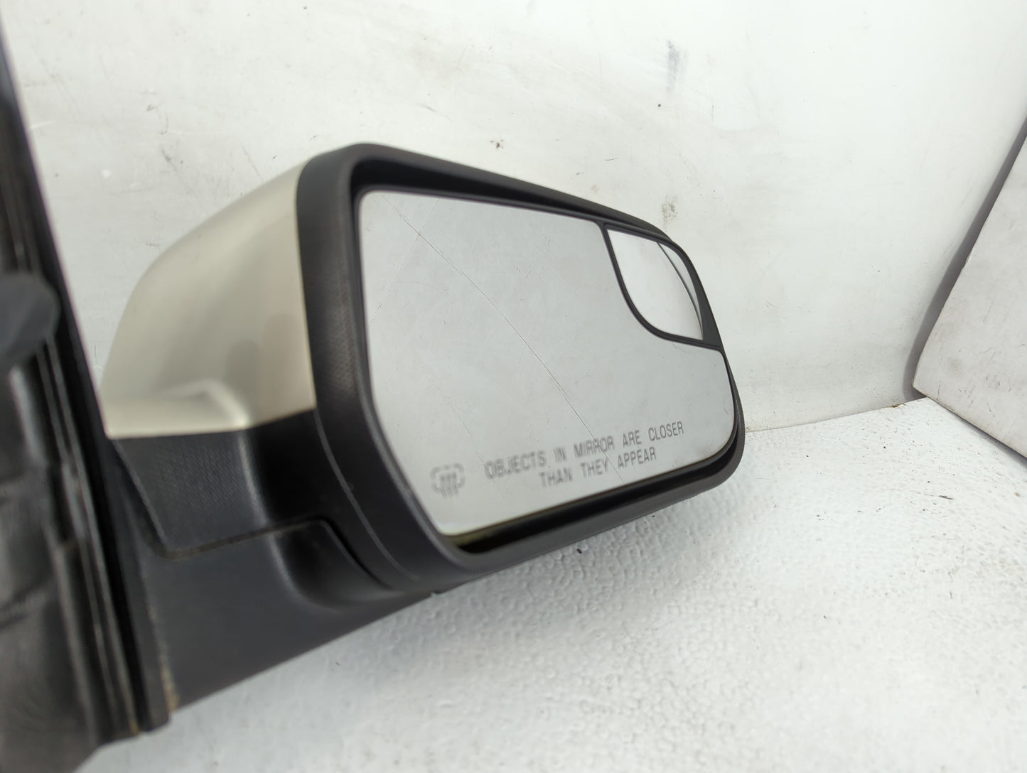 2011-2014 Chevrolet Equinox Passenger Side View Mirror - Right Door Mirror OEM Used - Oemusedautoparts1.com
