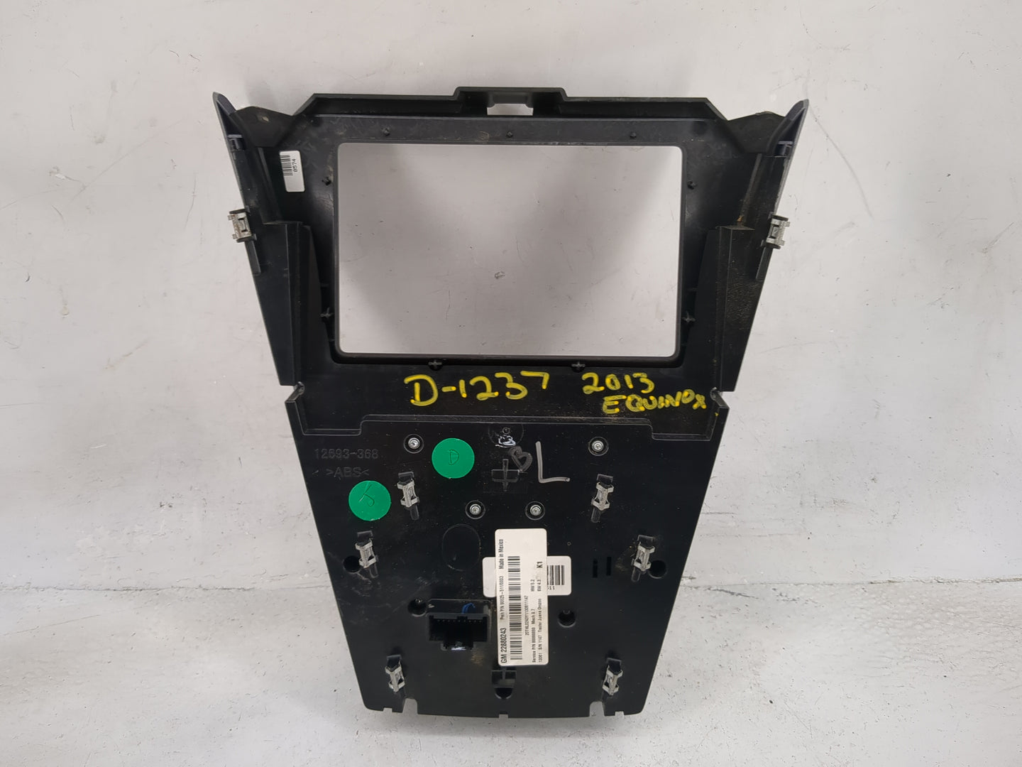 2012-2015 Chevrolet Equinox Radio Control Panel 1175375 - Oemusedautoparts1.com