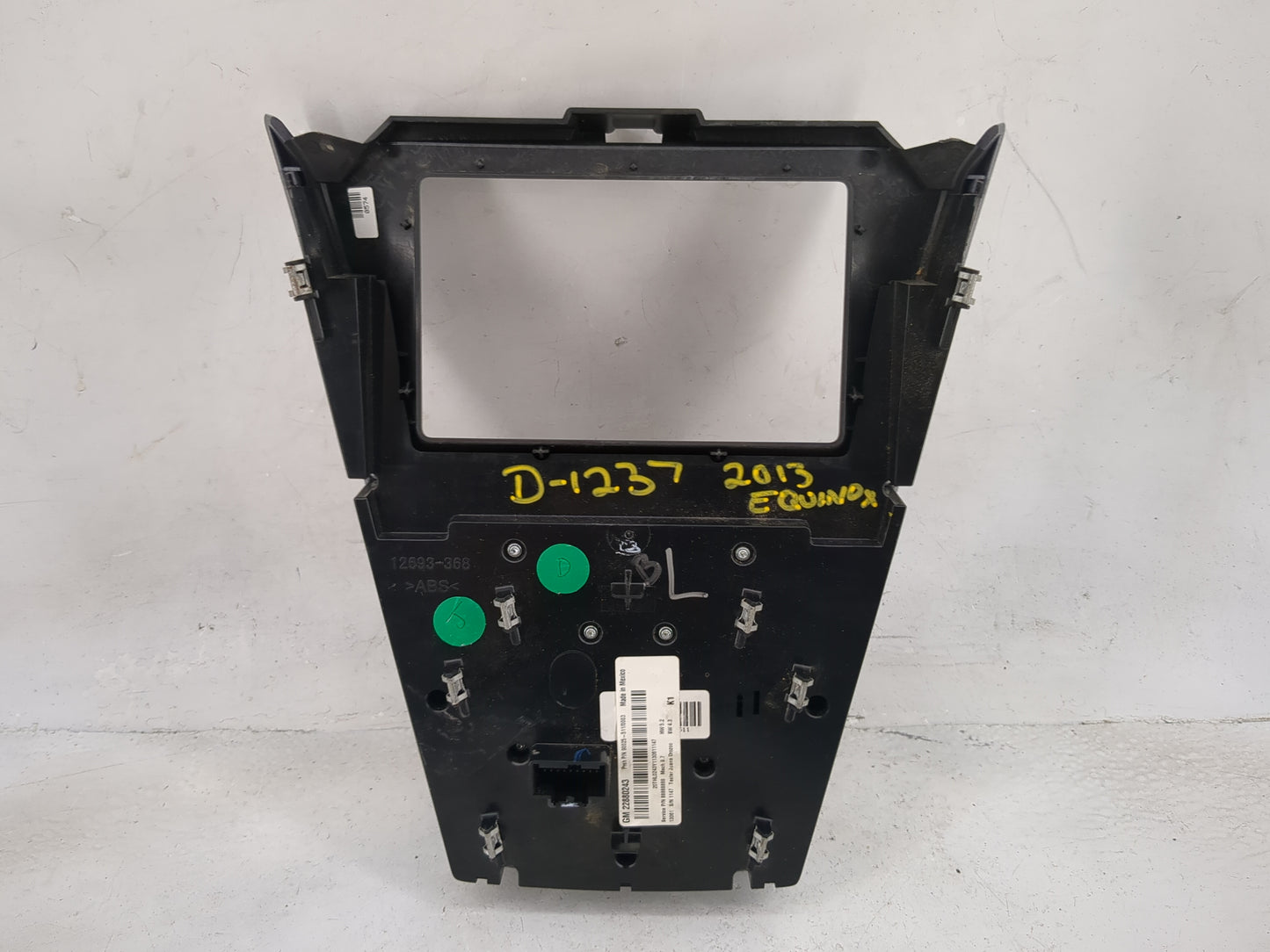 2012-2015 Chevrolet Equinox Radio Control Panel 1175375 - Oemusedautoparts1.com