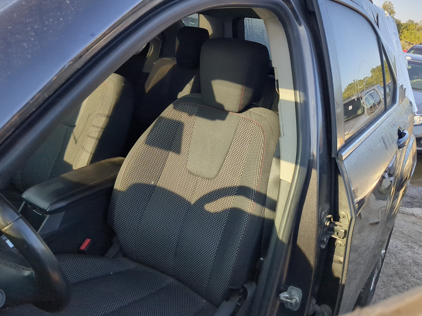 2014-2017 Chevrolet Equinox Driver Front Seat Oem - Oemusedautoparts1.com