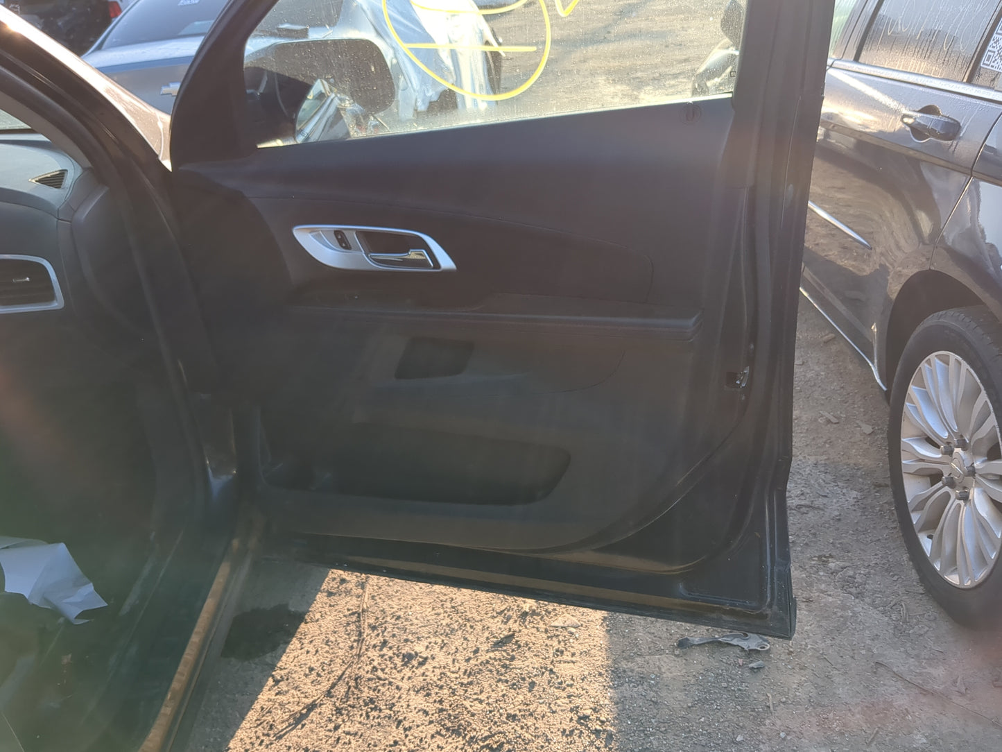 2014 Chevrolet Equinox Front Right Passenger Interior Door Panel Trim - Oemusedautoparts1.com