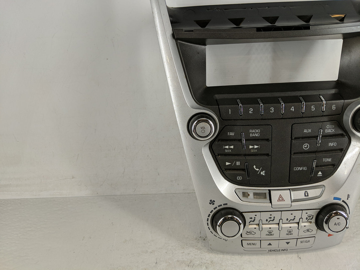 2012-2015 Chevrolet Equinox Radio AM FM Cd Player Receiver Replacement P/N:23450886 Fits Fits 2012 2013 2014 2015 OEM Used A