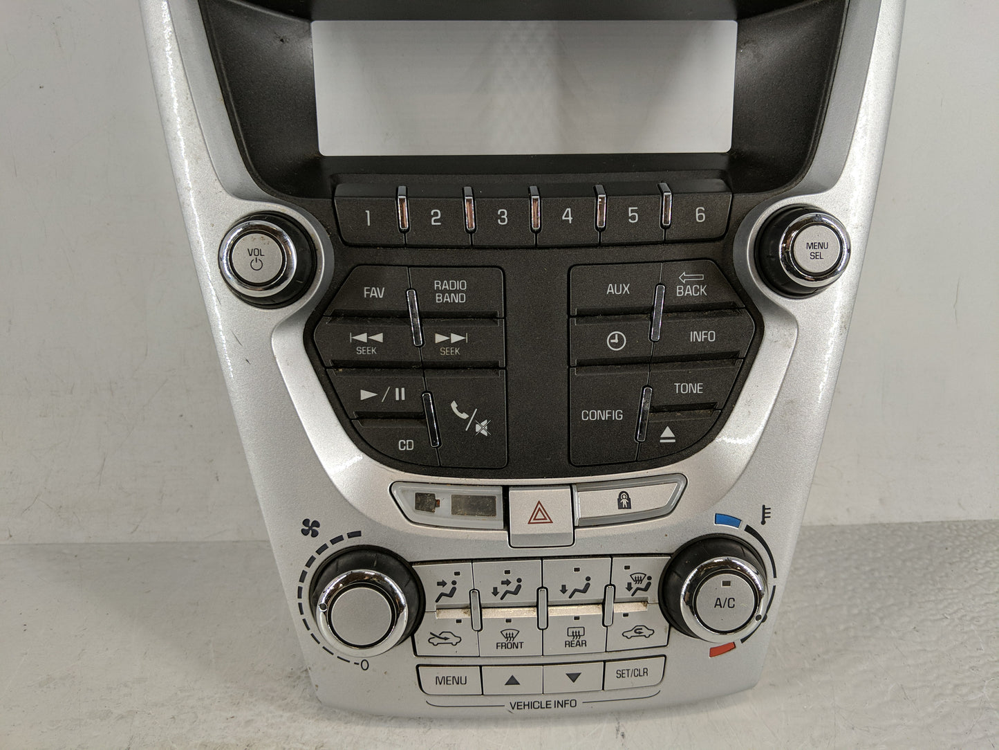 2012-2015 Chevrolet Equinox Radio AM FM Cd Player Receiver Replacement P/N:23450886 Fits Fits 2012 2013 2014 2015 OEM Used A