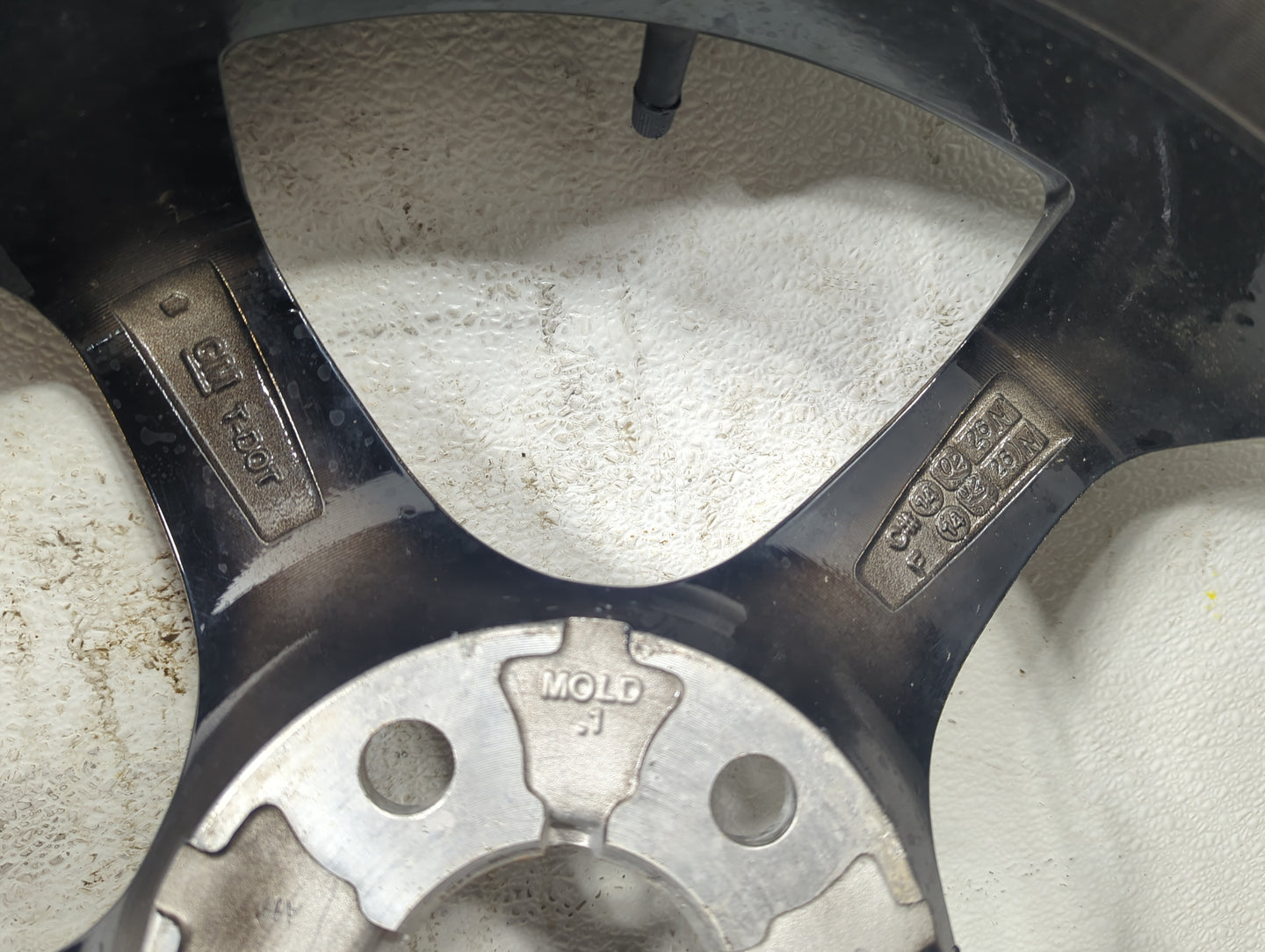 2014-2014 Chevrolet Equinox Spare Donut Tire Wheel Rim Oem 1183886 - Oemusedautoparts1.com