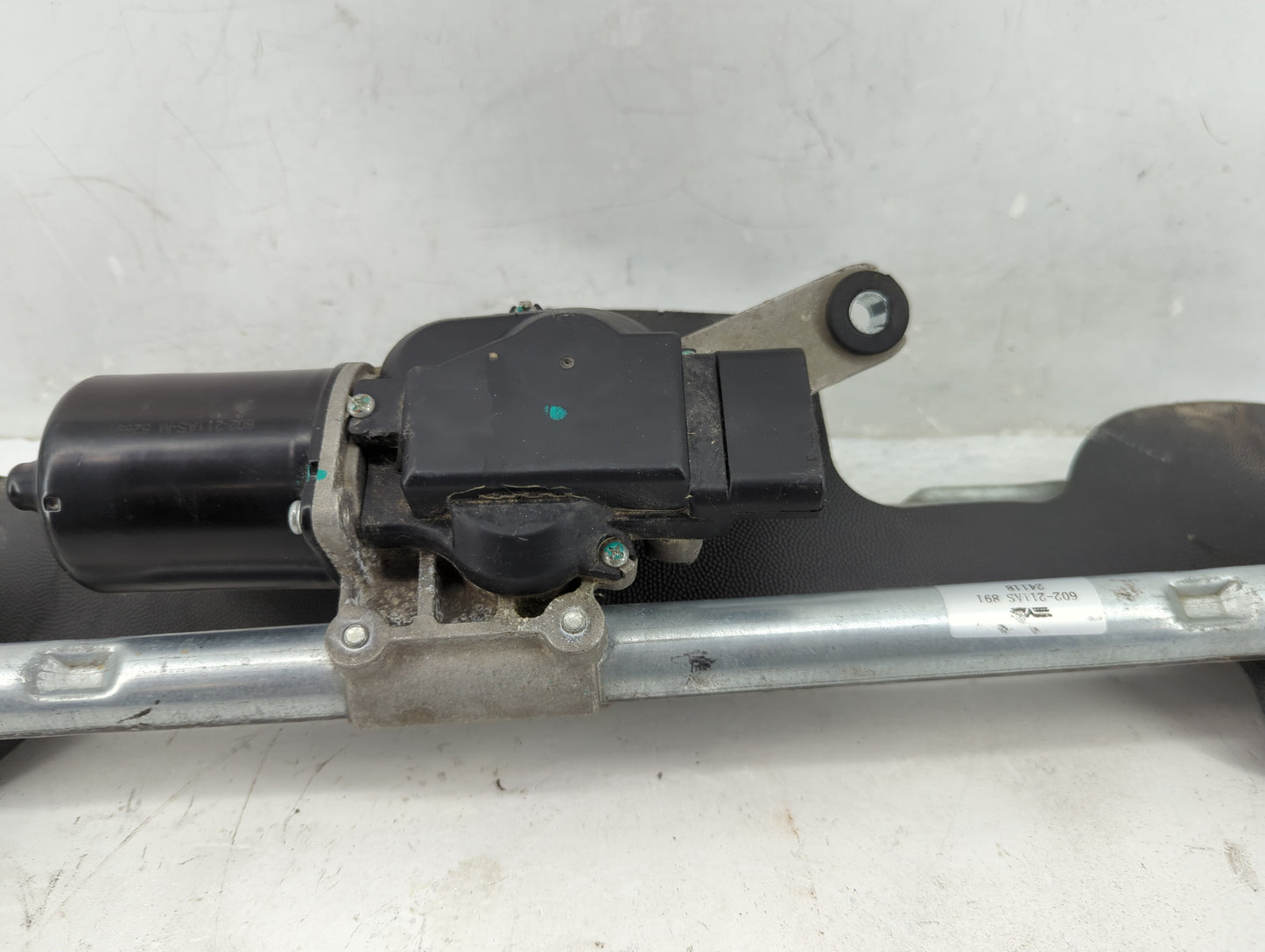 2010-2017 Chevrolet Equinox Front Windshield Wiper Motor Fits Fits 2010 2011 2012 2013 2014 2015 2016 2017 OEM Used Auto Par