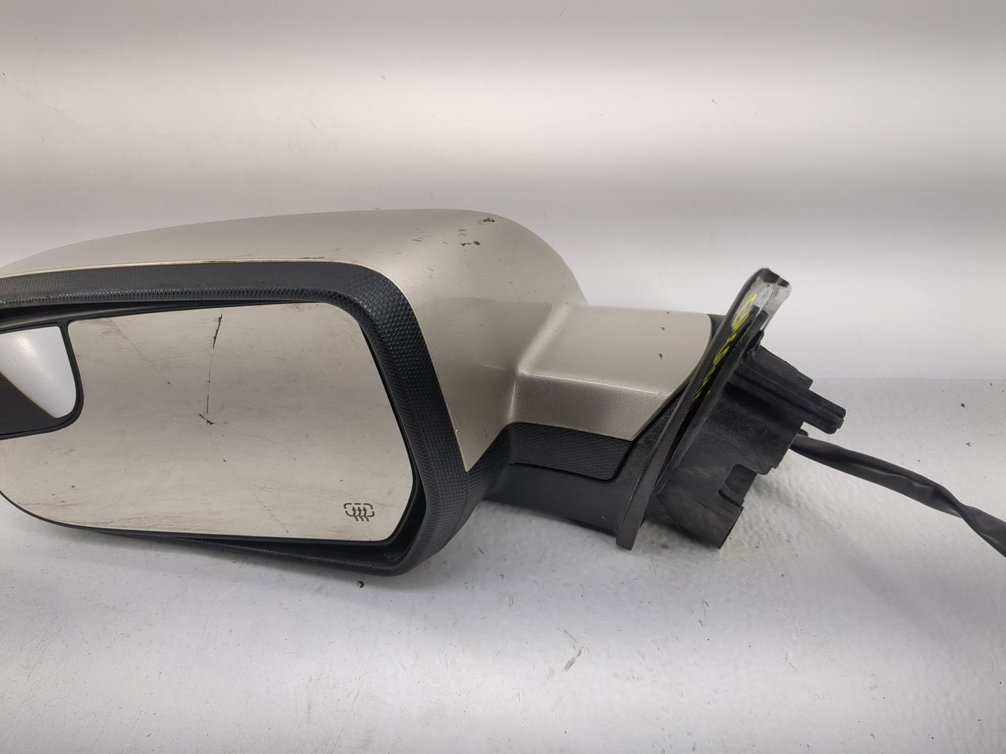 2011-2014 Chevrolet Equinox Driver Side View Mirror - Left Door Mirror OEM Used - Oemusedautoparts1.com
