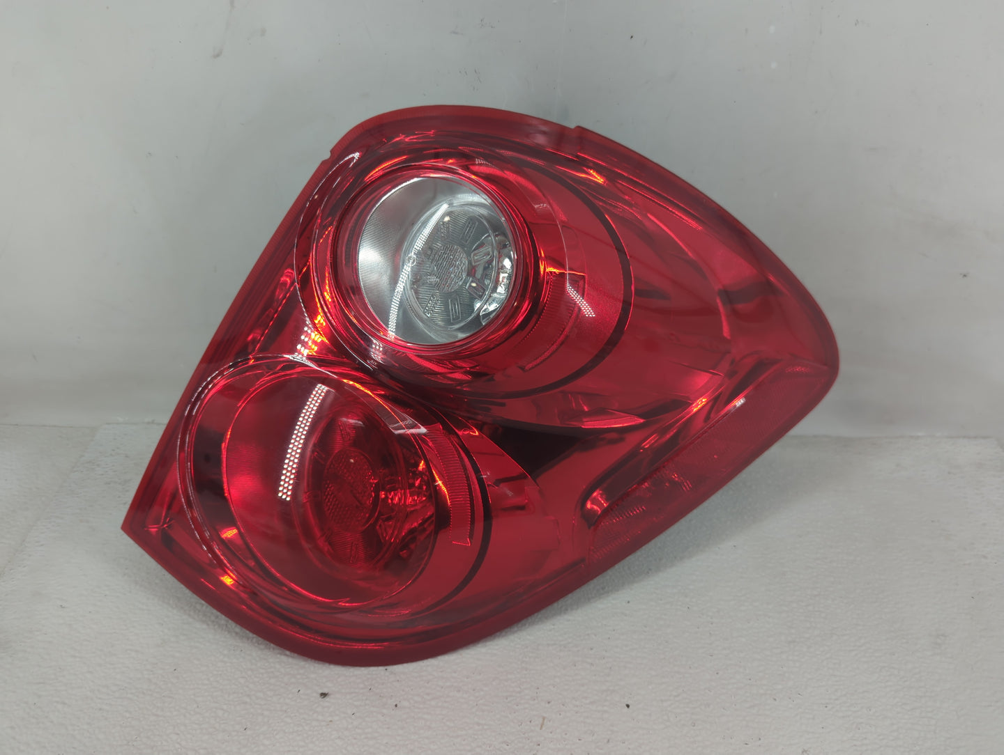 2010-2015 Chevrolet Equinox Tail Light Assembly Passenger Right OEM Fits Fits 2010 2011 2012 2013 2014 2015 OEM Used Auto Pa