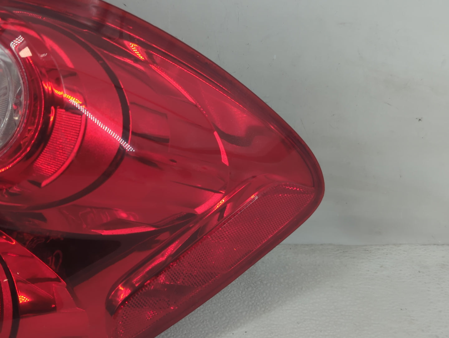 2010-2015 Chevrolet Equinox Tail Light Assembly Passenger Right OEM Fits Fits 2010 2011 2012 2013 2014 2015 OEM Used Auto Pa