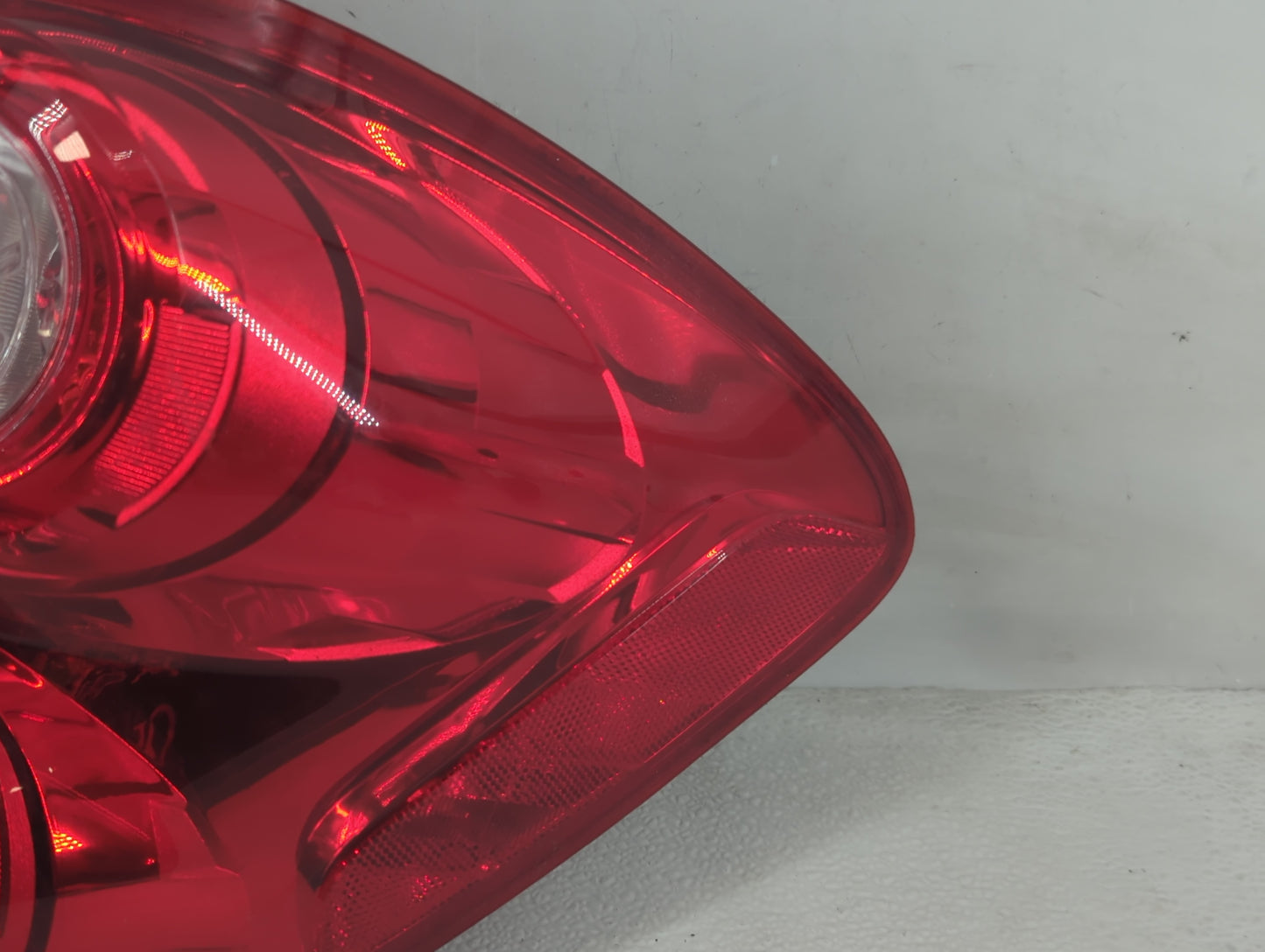 2010-2015 Chevrolet Equinox Tail Light Assembly Passenger Right OEM Fits Fits 2010 2011 2012 2013 2014 2015 OEM Used Auto Pa