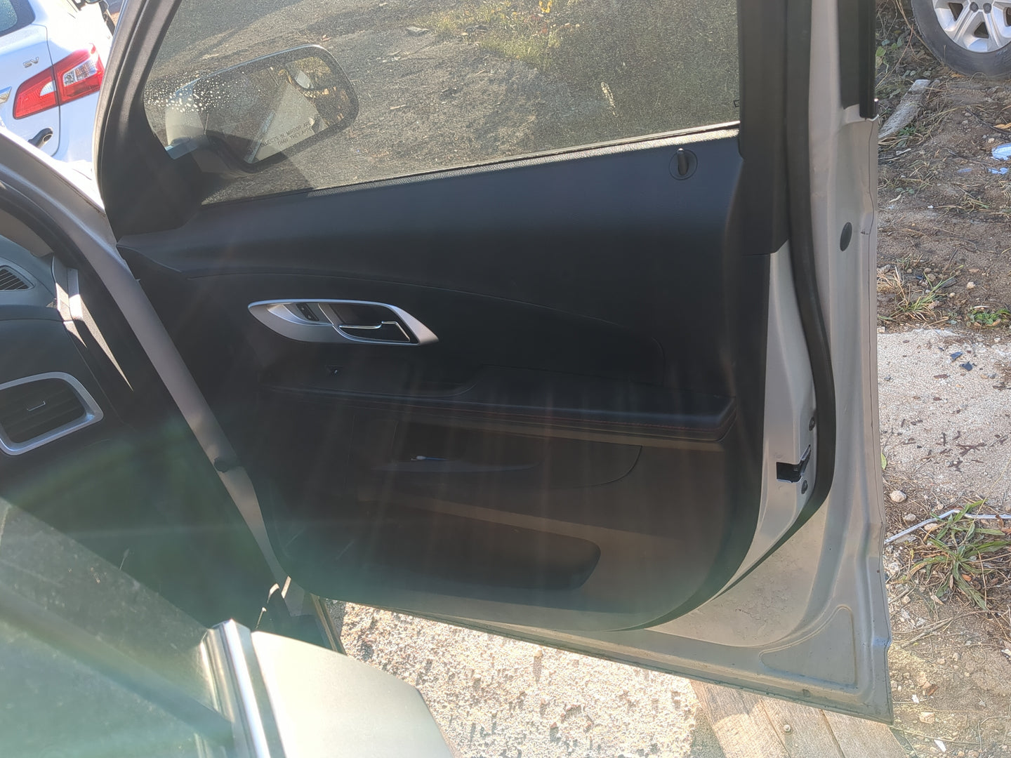 2014 Chevrolet Equinox Front Right Passenger Interior Door Panel Trim 1216431 - Oemusedautoparts1.com