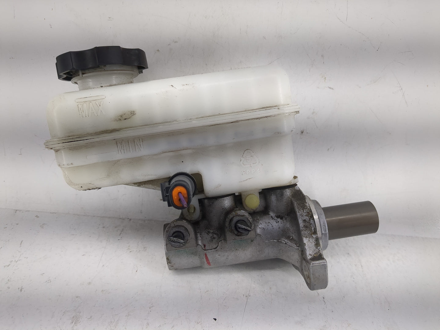 2011-2017 Chevrolet Equinox Brake Master Cylinder - Oemusedautoparts1.com