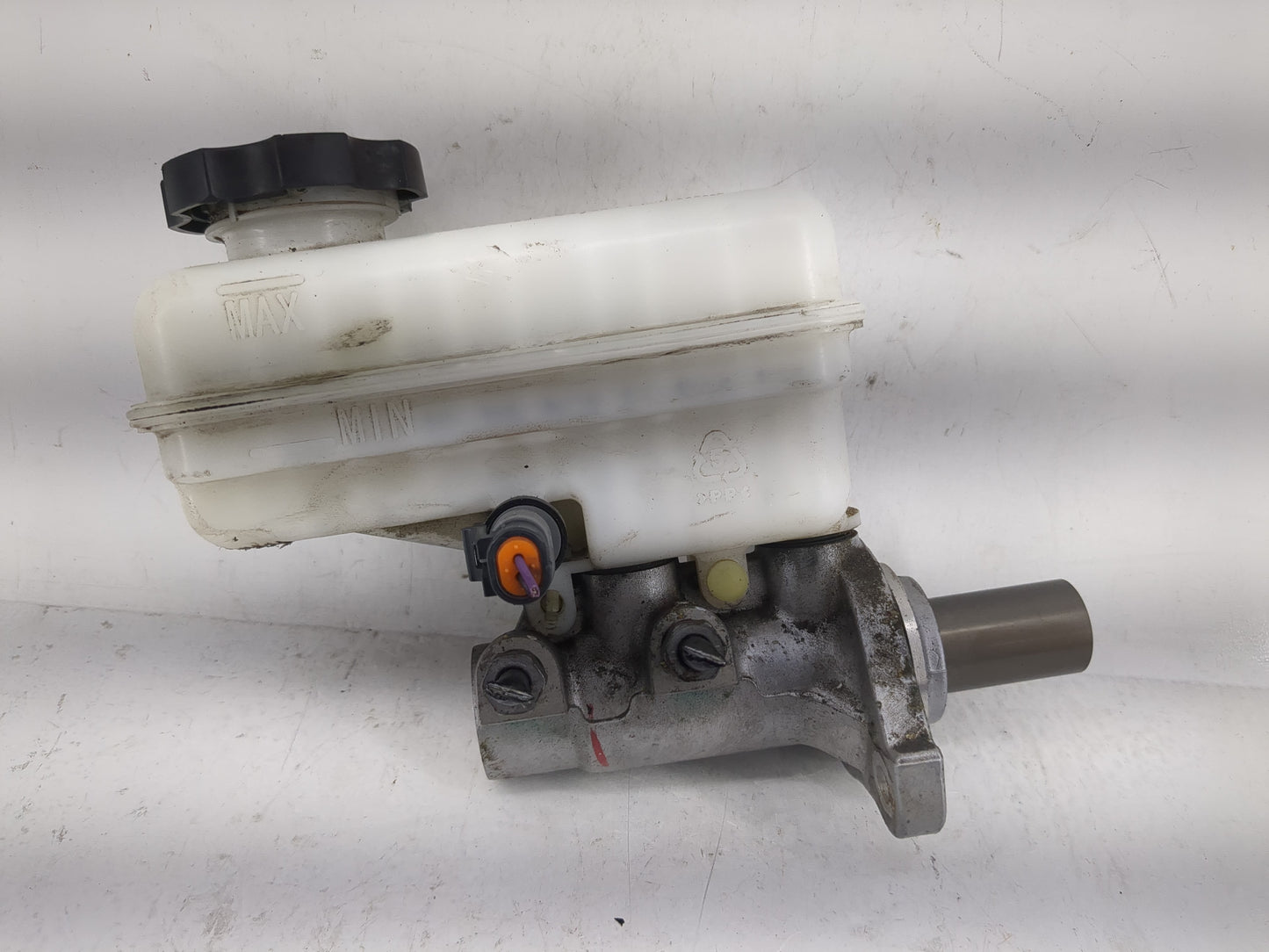 2011-2017 Chevrolet Equinox Brake Master Cylinder - Oemusedautoparts1.com