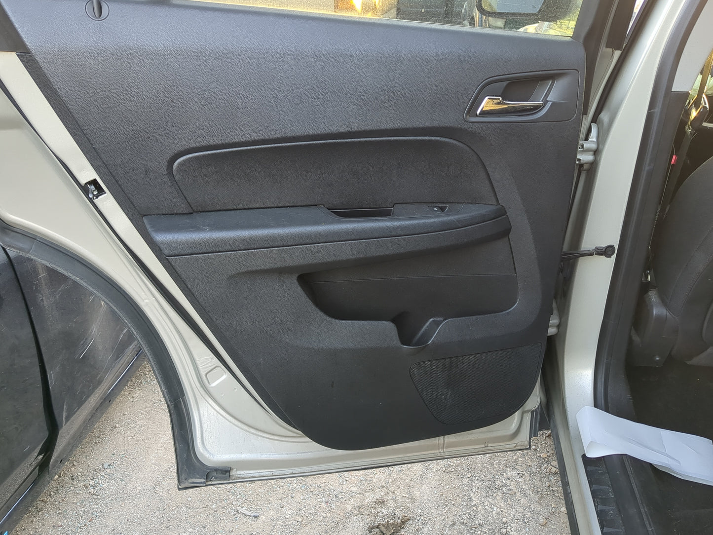 2012-2017 Chevrolet Equinox Driver Rear Door Oem 1221372 - Oemusedautoparts1.com