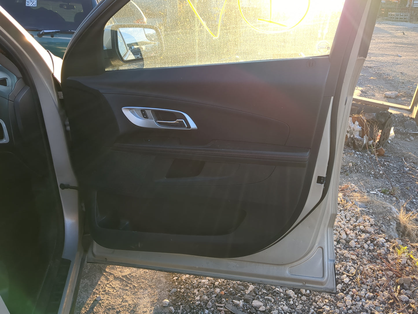 2014 Chevrolet Equinox Front Right Passenger Interior Door Panel Trim 1221454 - Oemusedautoparts1.com
