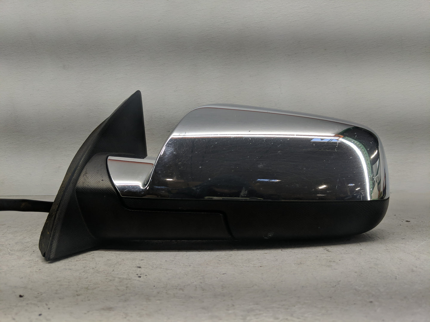 2014 Chevrolet Equinox Driver Side View Mirror - Left Door Mirror OEM Used - Oemusedautoparts1.com