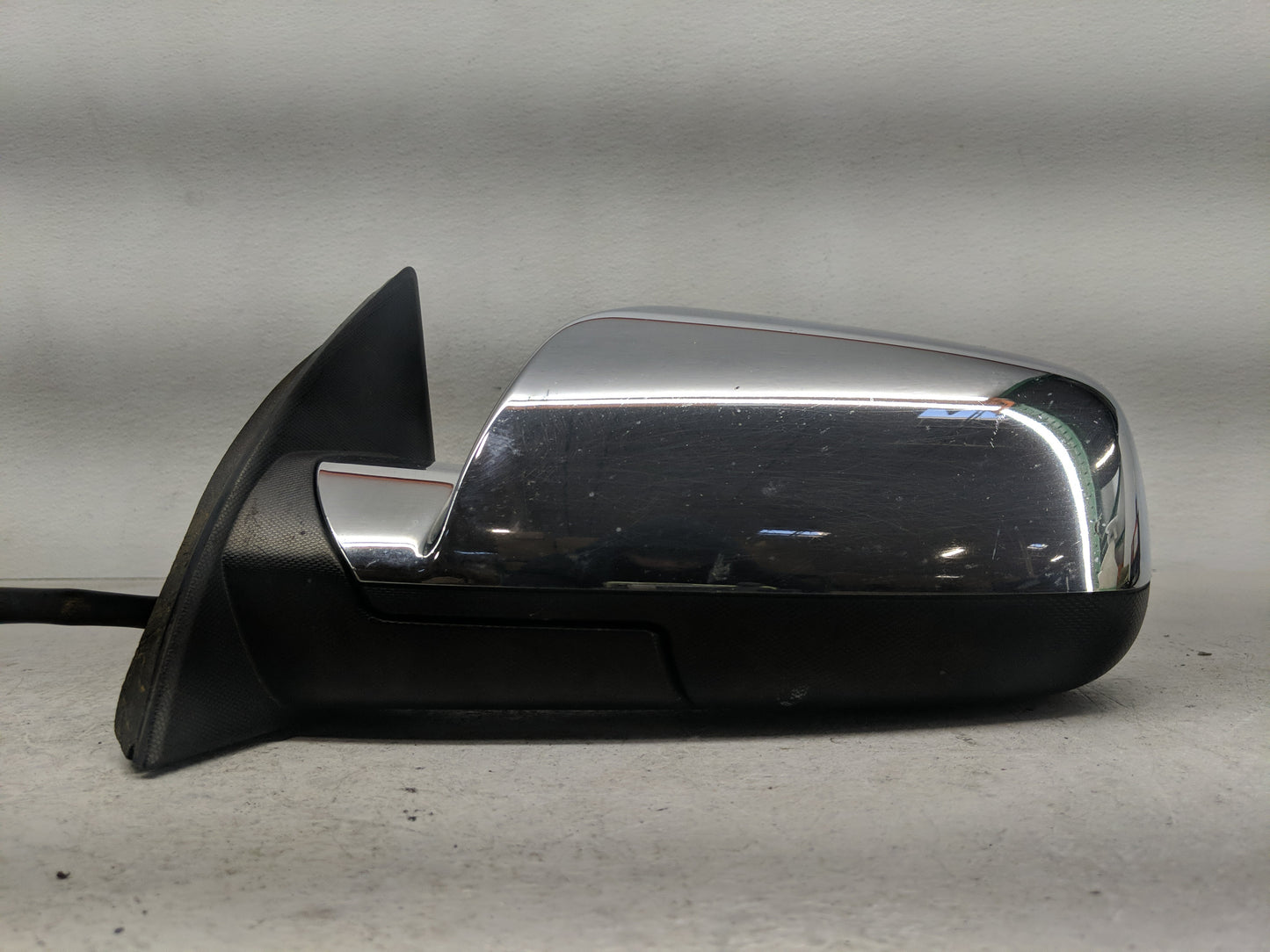 2014 Chevrolet Equinox Driver Side View Mirror - Left Door Mirror OEM Used - Oemusedautoparts1.com