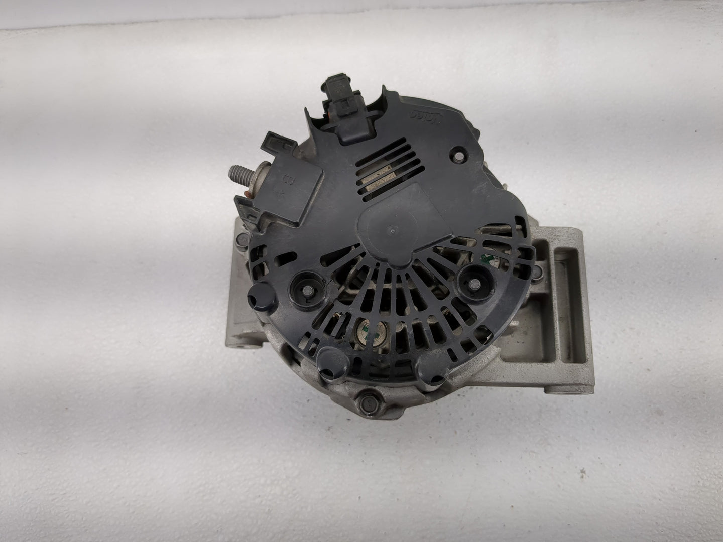 2010-2017 Chevrolet Equinox Alternator Replacement Generator Charging Assembly Engine OEM P/N:13588328 Fits OEM Used Auto Pa