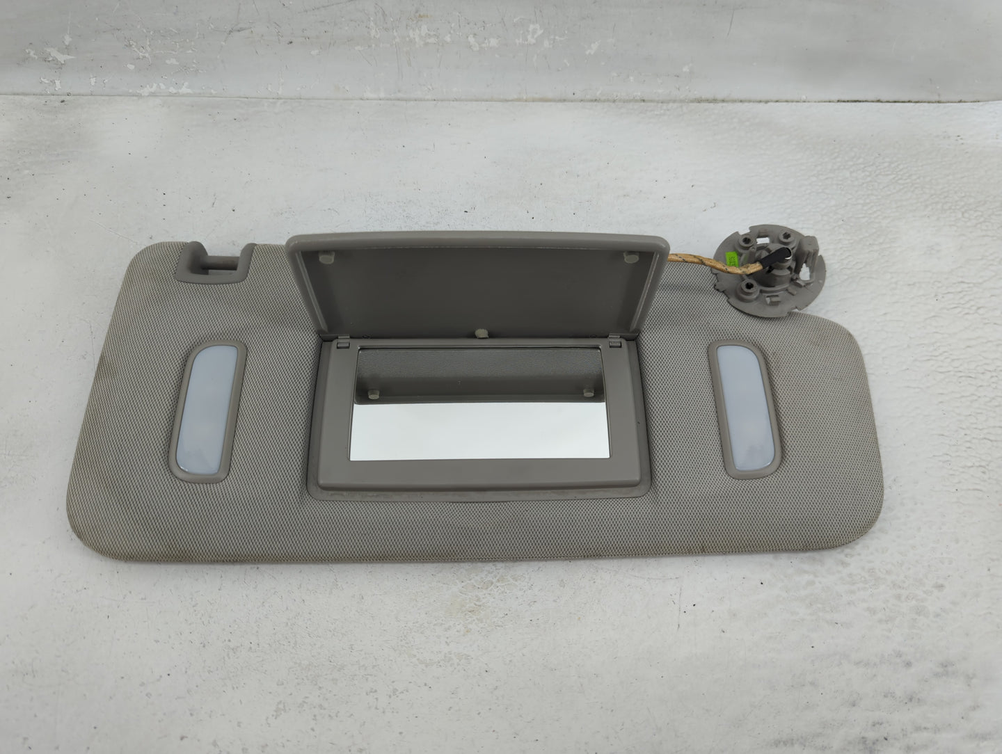 2010-2017 Chevrolet Equinox Sun Visor Shade Replacement Passenger Right Mirror Fits Fits 2010 2011 2012 2013 2014 2015 2016 