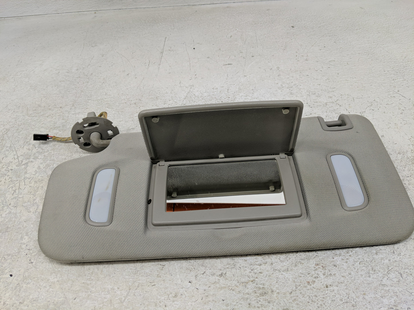 2010-2017 Chevrolet Equinox Sun Visor Shade Replacement Driver Left Mirror Fits Fits 2010 2011 2012 2013 2014 2015 2016 2017