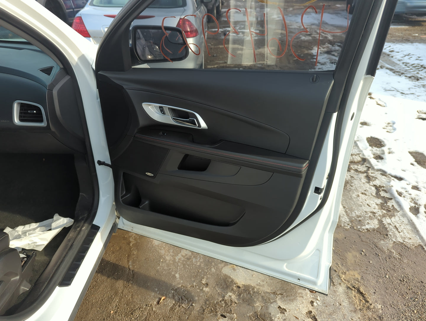 2014 Chevrolet Equinox Front Right Passenger Interior Door Panel Trim 1296646 - Oemusedautoparts1.com