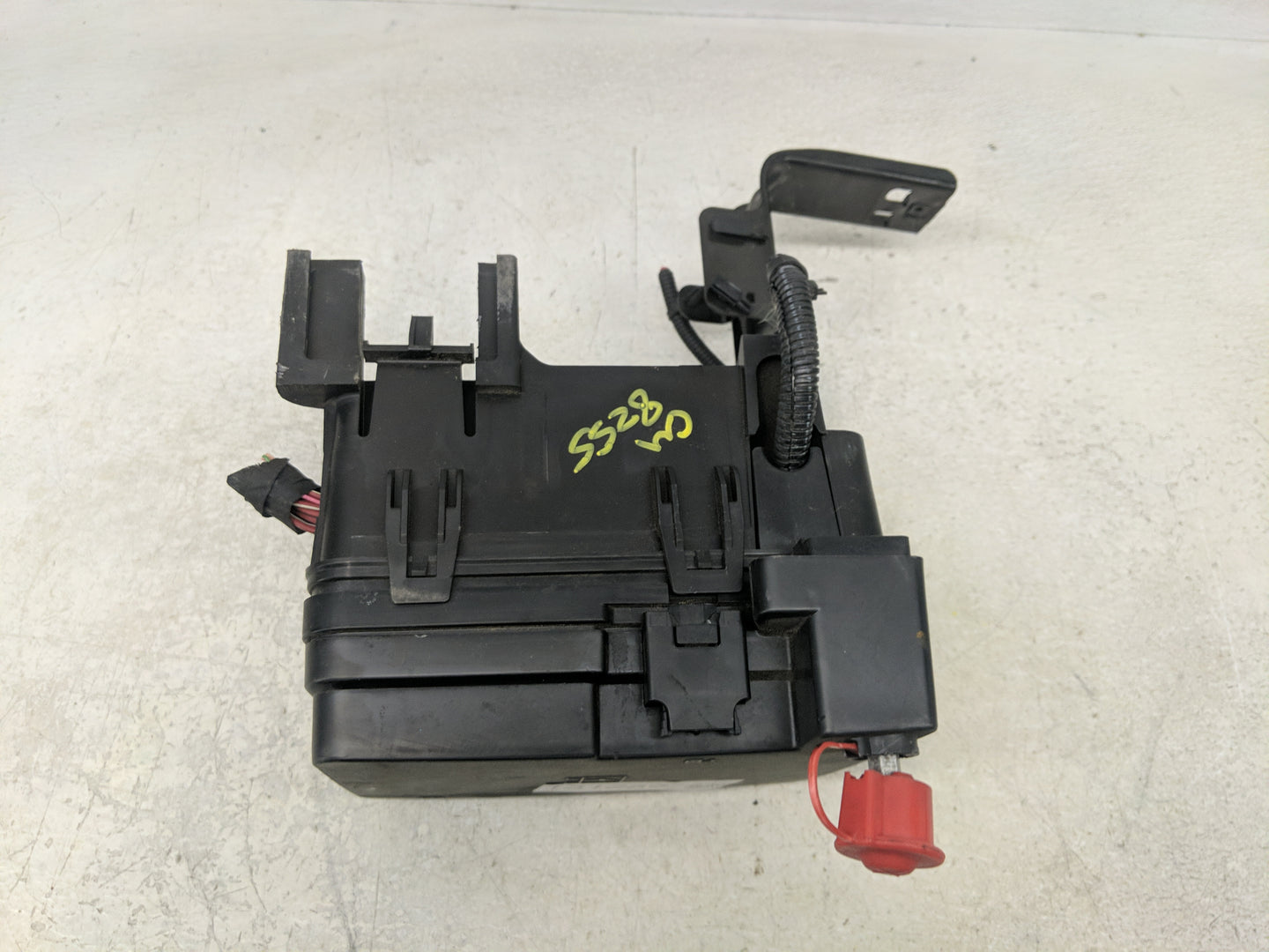 2013-2016 Chevrolet Equinox Fusebox Fuse Box Panel Relay Module P/N:22929763 _01 Fits Fits 2013 2014 2015 2016 OEM Used Auto