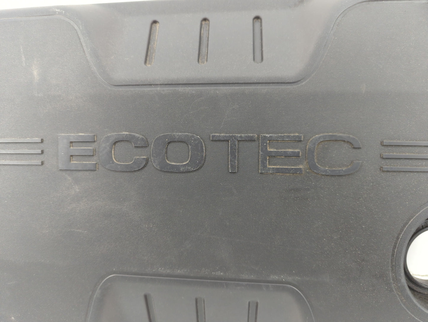 2014 Chevrolet Equinox Engine Cover - Oemusedautoparts1.com