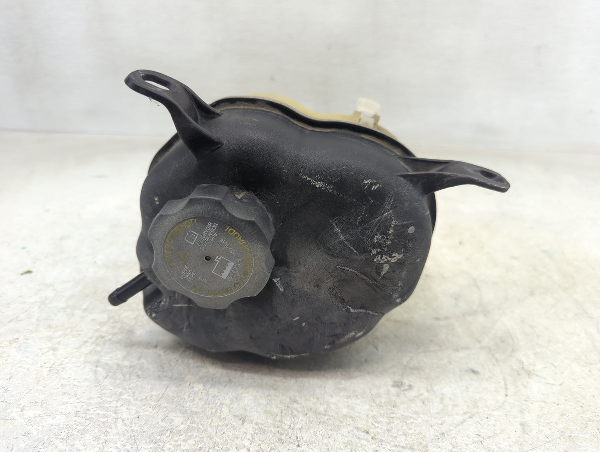2010 Chevrolet Equinox Radiator Coolant Overflow Expansion Tank Bottle 1390000 - Oemusedautoparts1.com