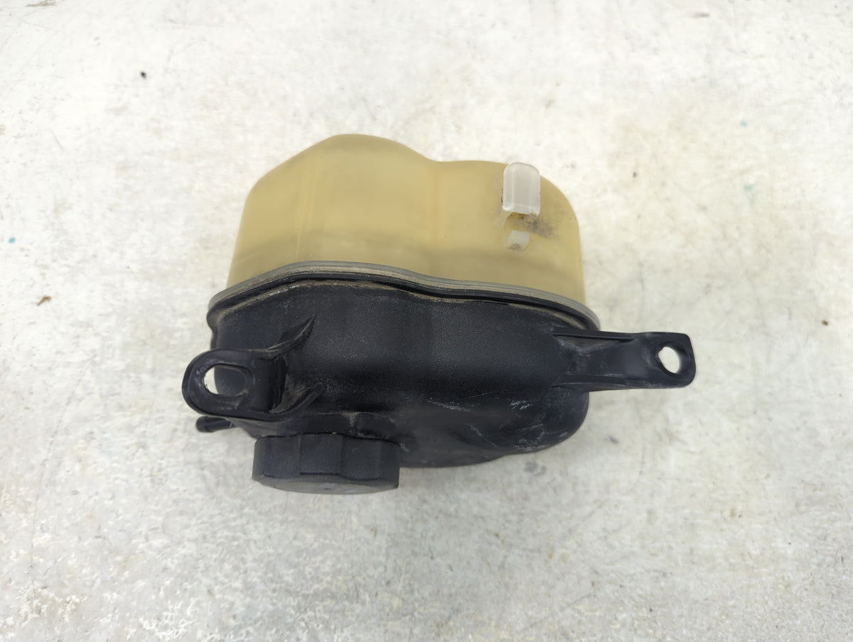 2010 Chevrolet Equinox Radiator Coolant Overflow Expansion Tank Bottle 1390000 - Oemusedautoparts1.com