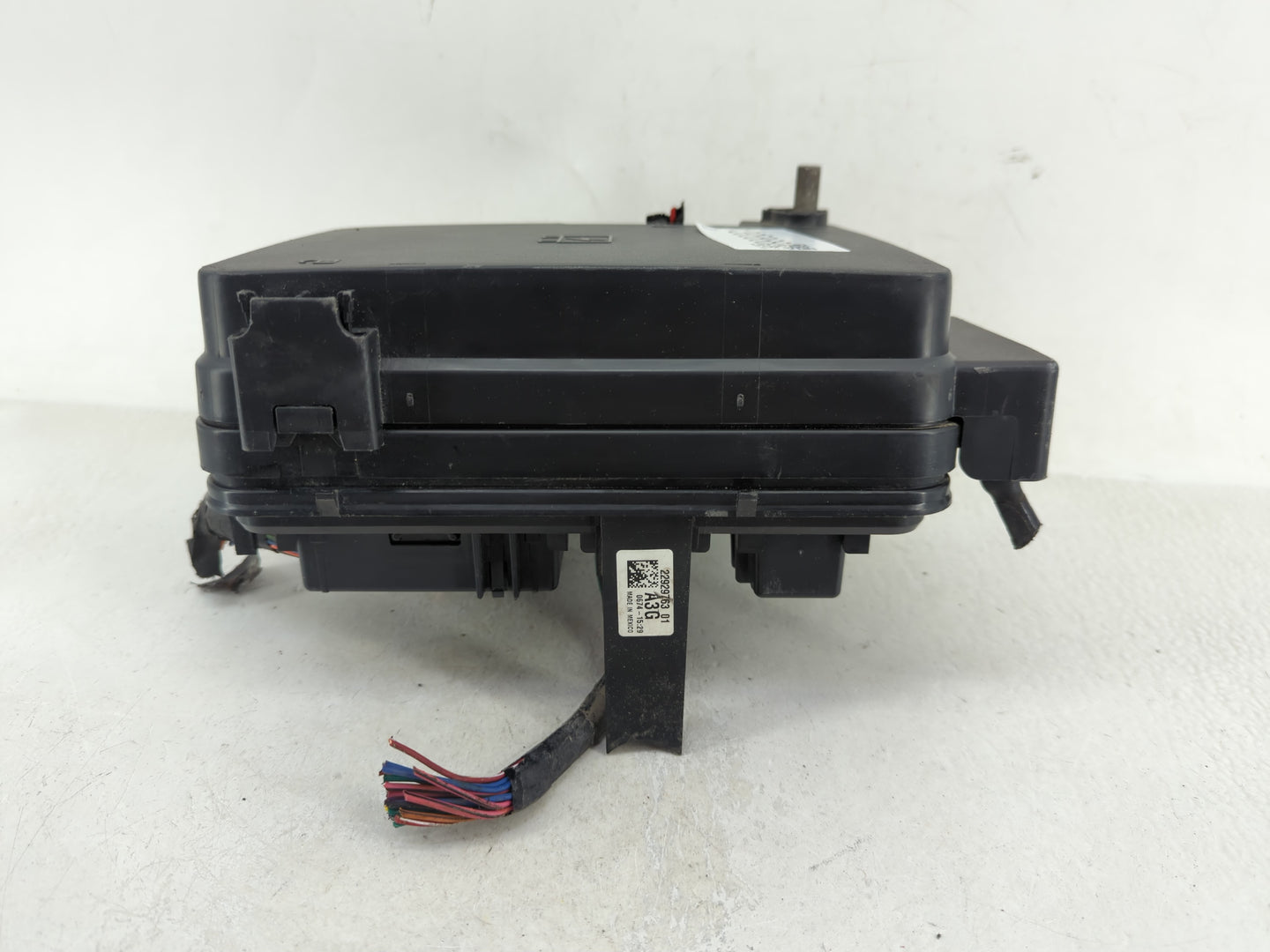 2013-2016 Chevrolet Equinox Fusebox Fuse Box Panel Relay Module P/N:22929763 Fits Fits 2013 2014 2015 2016 OEM Used Auto Par