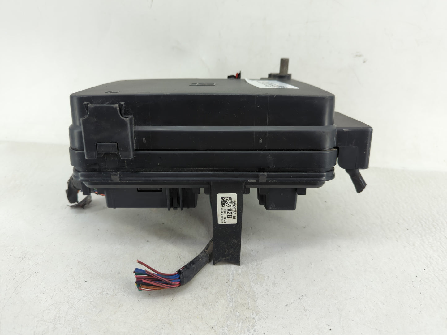 2013-2016 Chevrolet Equinox Fusebox Fuse Box Panel Relay Module P/N:22929763 Fits Fits 2013 2014 2015 2016 OEM Used Auto Par