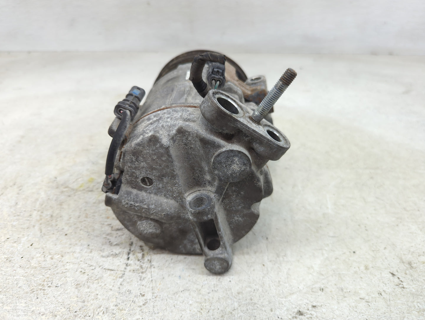 2012-2015 Chevrolet Equinox Air Conditioning A/c Ac Compressor Oem - Oemusedautoparts1.com