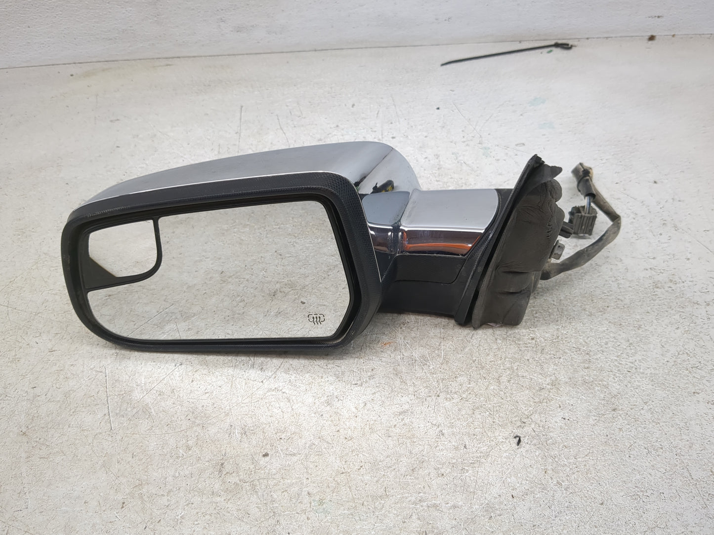 2011-2013 Chevrolet Equinox Driver Side View Mirror - Left Door Mirror OEM Used - Oemusedautoparts1.com