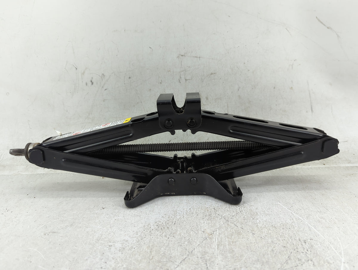 2014 Chevrolet Equinox Spare Scissor Car Jack 1431714 - Oemusedautoparts1.com