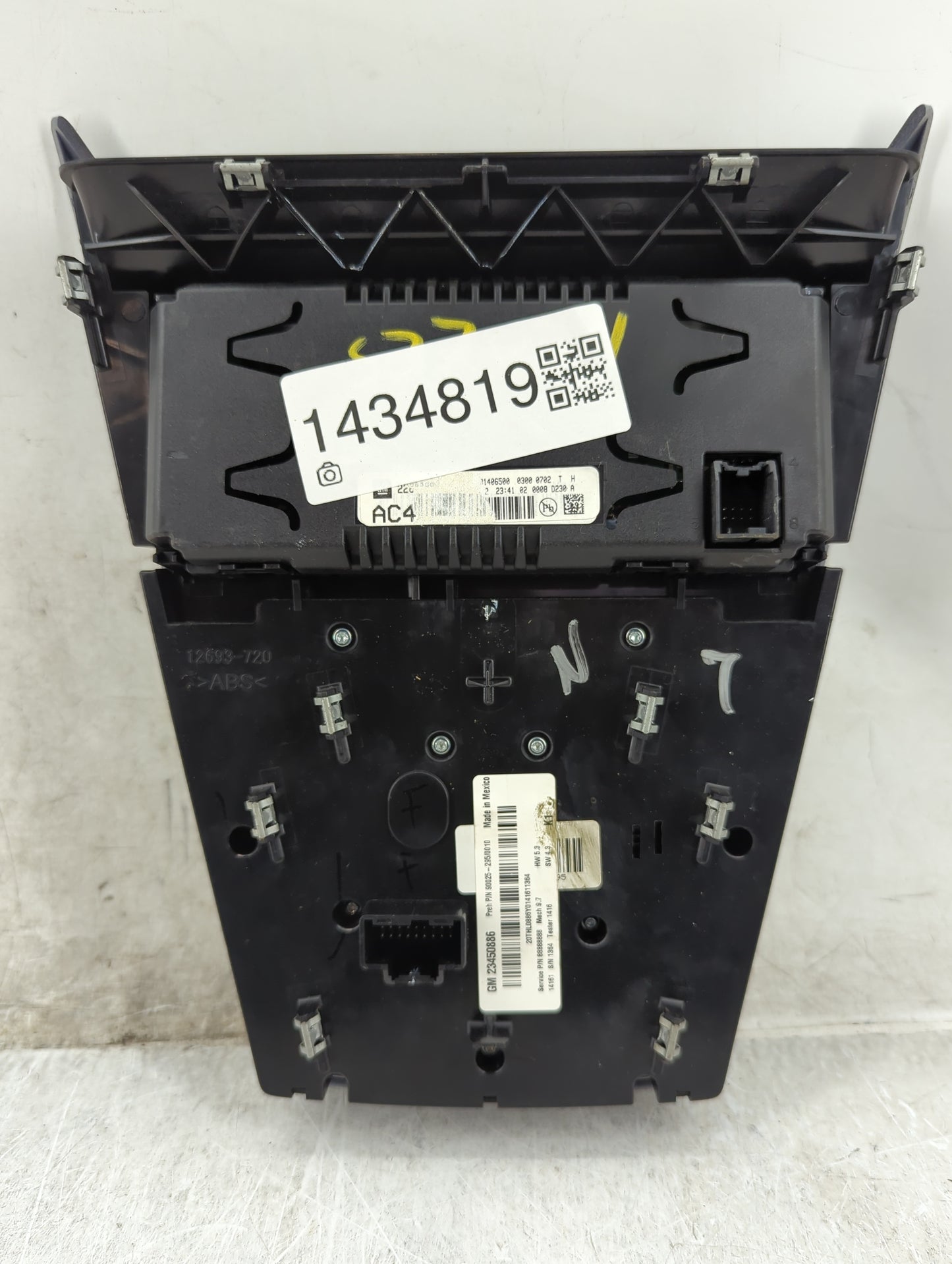 2012-2015 Chevrolet Equinox Radio Control Panel - Oemusedautoparts1.com