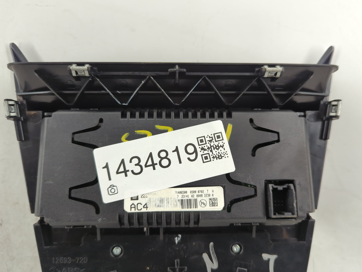 2012-2015 Chevrolet Equinox Radio Control Panel - Oemusedautoparts1.com