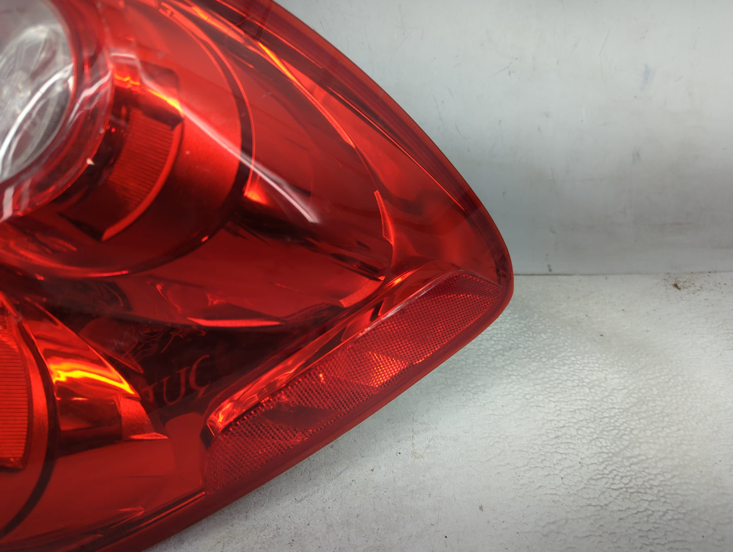 2010-2015 Chevrolet Equinox Tail Light Assembly Passenger Right OEM Fits Fits 2010 2011 2012 2013 2014 2015 OEM Used Auto Pa