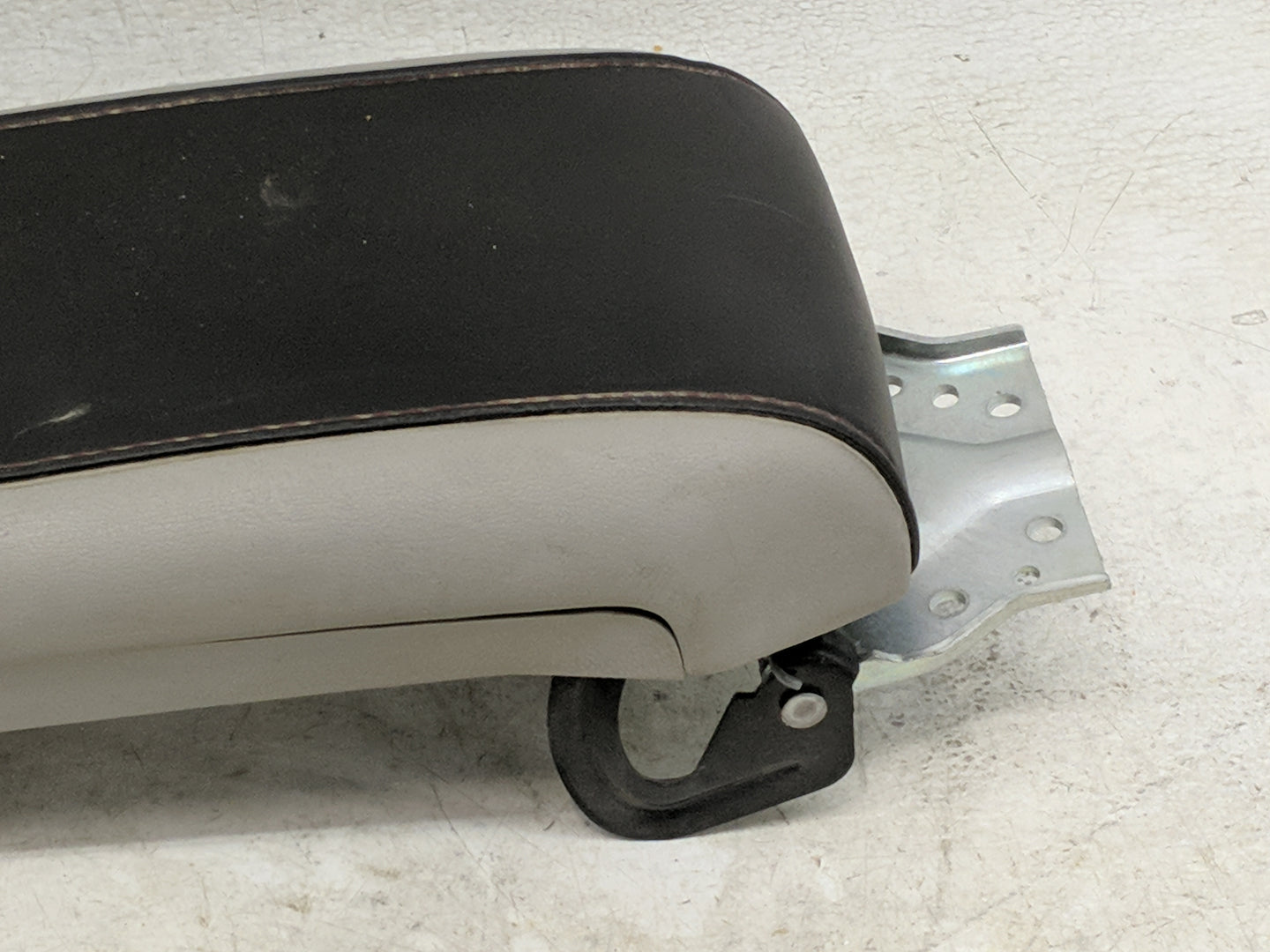 2014 Chevrolet Equinox Center Console Armrest Cover Lid Fits OEM Used Auto Parts - Oemusedautoparts1.com