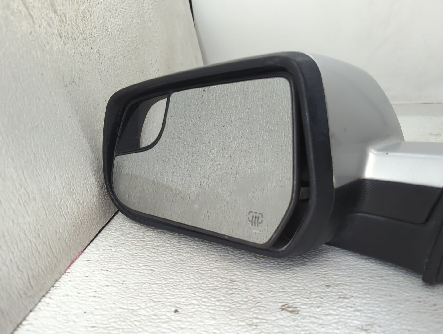 2011-2014 Chevrolet Equinox Driver Side View Mirror - Left Door Mirror OEM Used - Oemusedautoparts1.com