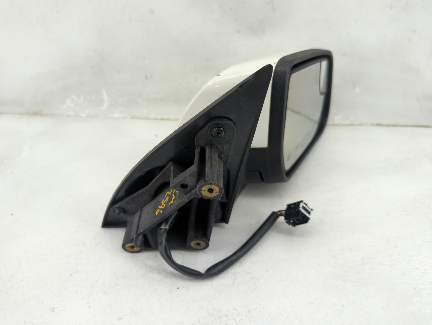 2011-2014 Chevrolet Equinox Passenger Side View Mirror - Right Door Mirror OEM Used - Oemusedautoparts1.com