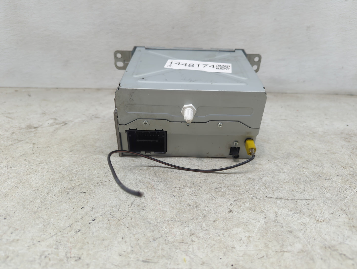 2013-2015 Chevrolet Equinox Radio AM FM Cd Player Receiver Replacement P/N:22976137 Fits Fits 2013 2014 2015 2016 OEM Used A