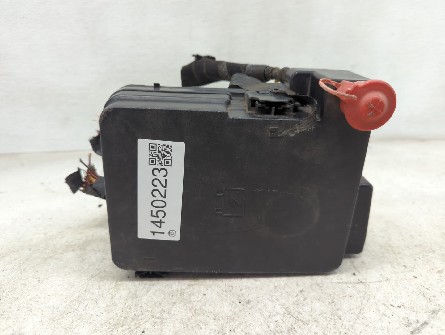 2013-2016 Chevrolet Equinox Fusebox Fuse Box Panel Relay Module P/N:22929763 Fits Fits 2013 2014 2015 2016 OEM Used Auto Par