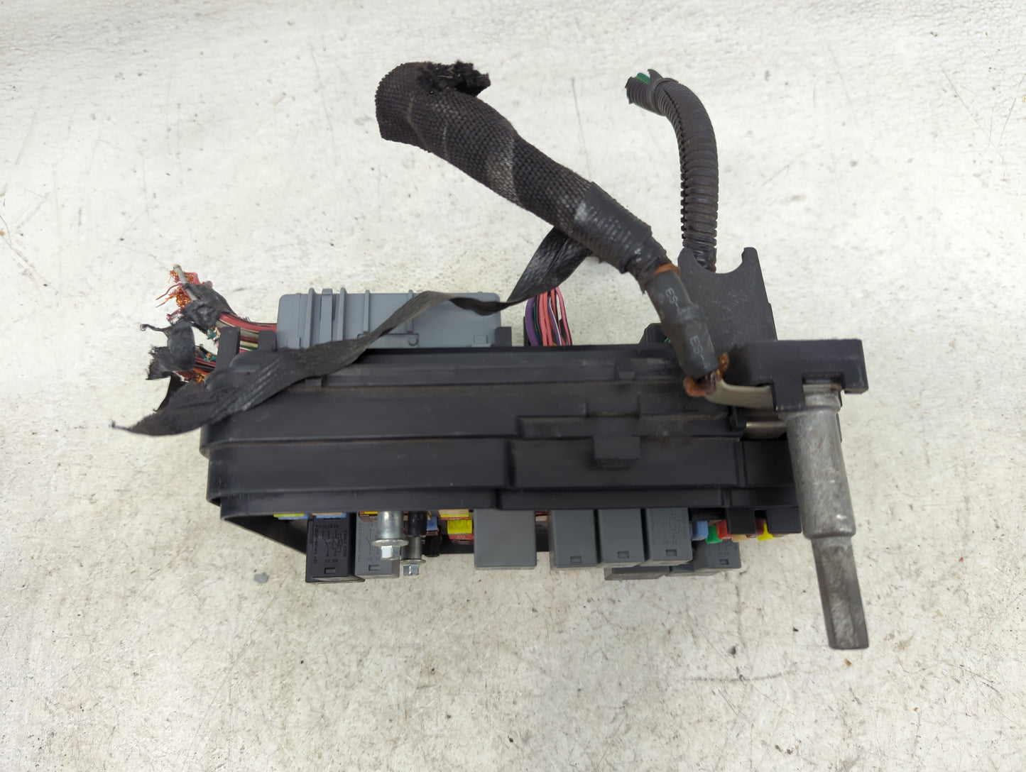 2013-2016 Chevrolet Equinox Fusebox Fuse Box Panel Relay Module P/N:22929763 Fits Fits 2013 2014 2015 2016 OEM Used Auto Par