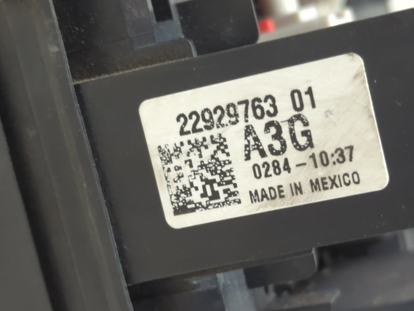 2013-2016 Chevrolet Equinox Fusebox Fuse Box Panel Relay Module P/N:22929763 Fits Fits 2013 2014 2015 2016 OEM Used Auto Par