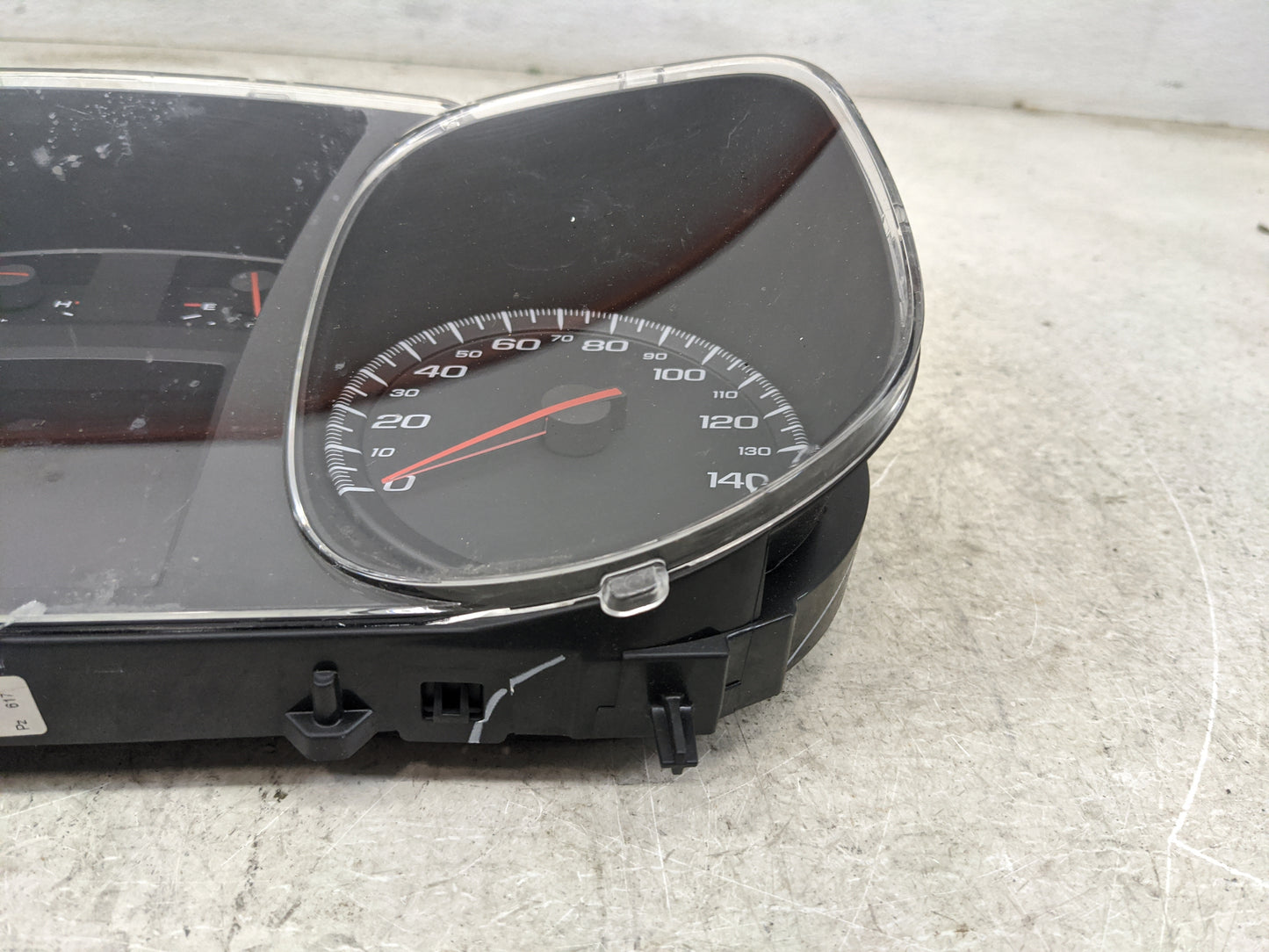 2013-2017 Chevrolet Equinox Instrument Cluster Speedometer Gauges P/N:22956682 8127031397 Miles:128K Fits OEM Used Auto Part