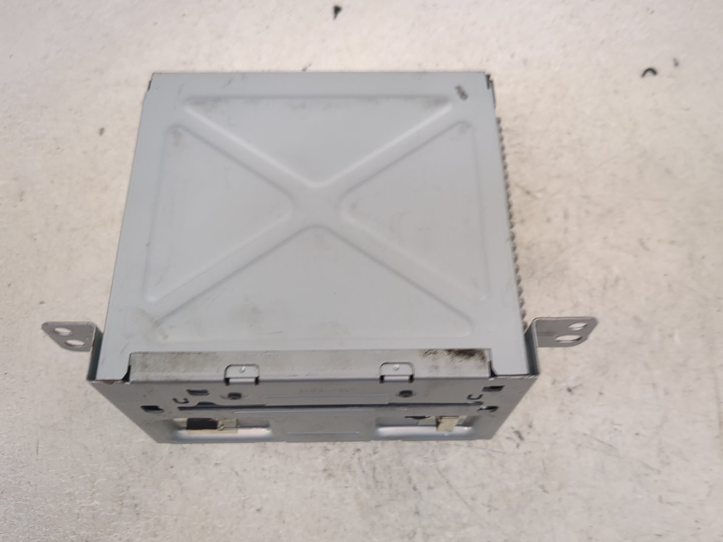2014 Chevrolet Equinox Radio AM FM Cd Player Receiver Replacement P/N:23193907 23179955 Fits OEM Used Auto Parts - Oemusedau