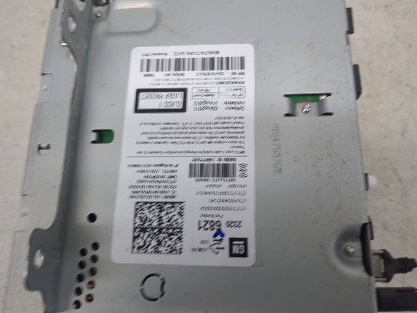 2014 Chevrolet Equinox Radio AM FM Cd Player Receiver Replacement P/N:23193907 23179955 Fits OEM Used Auto Parts - Oemusedau