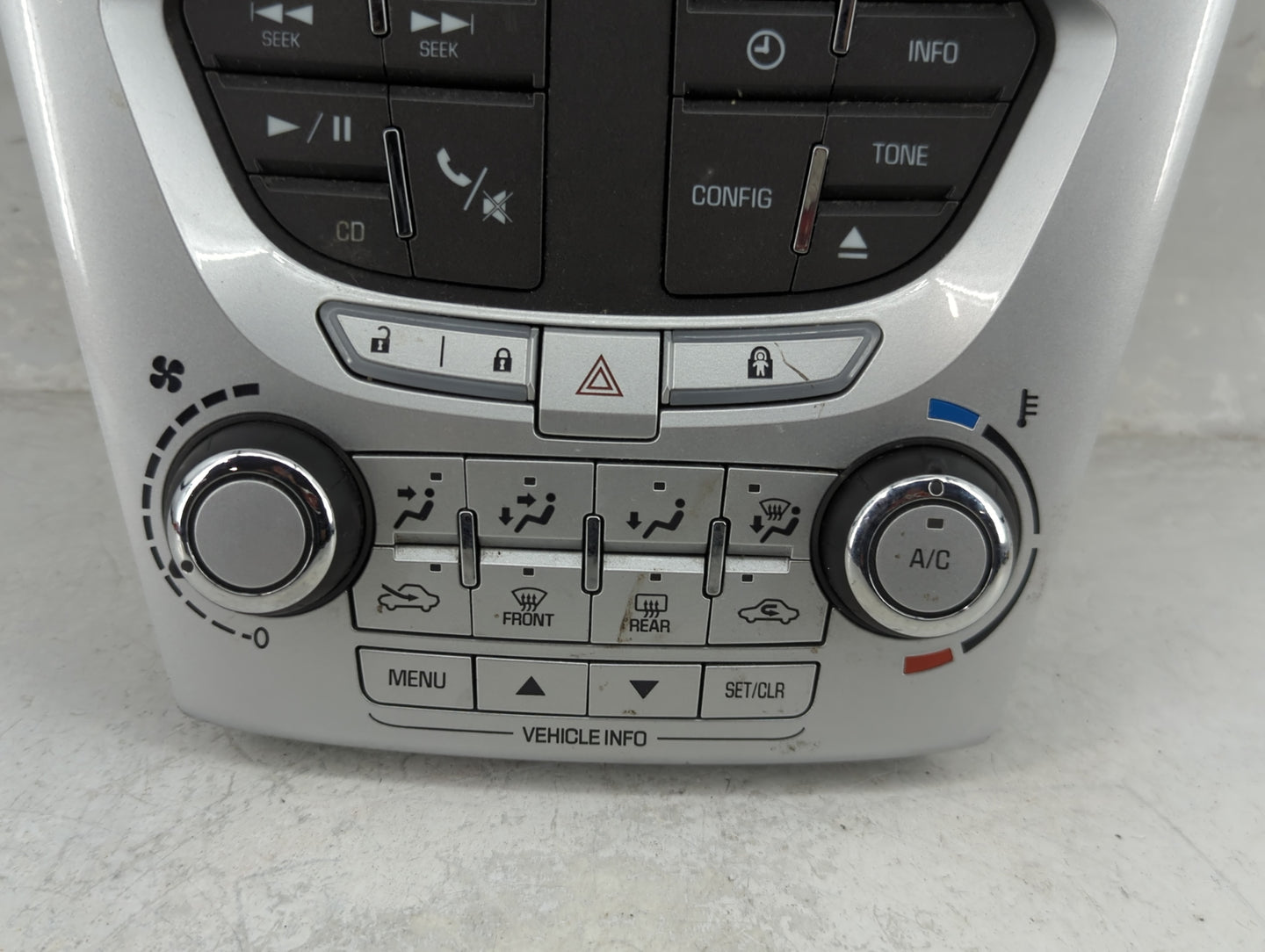 2012-2015 Chevrolet Equinox Radio Control Panel Silver 1469185 - Oemusedautoparts1.com
